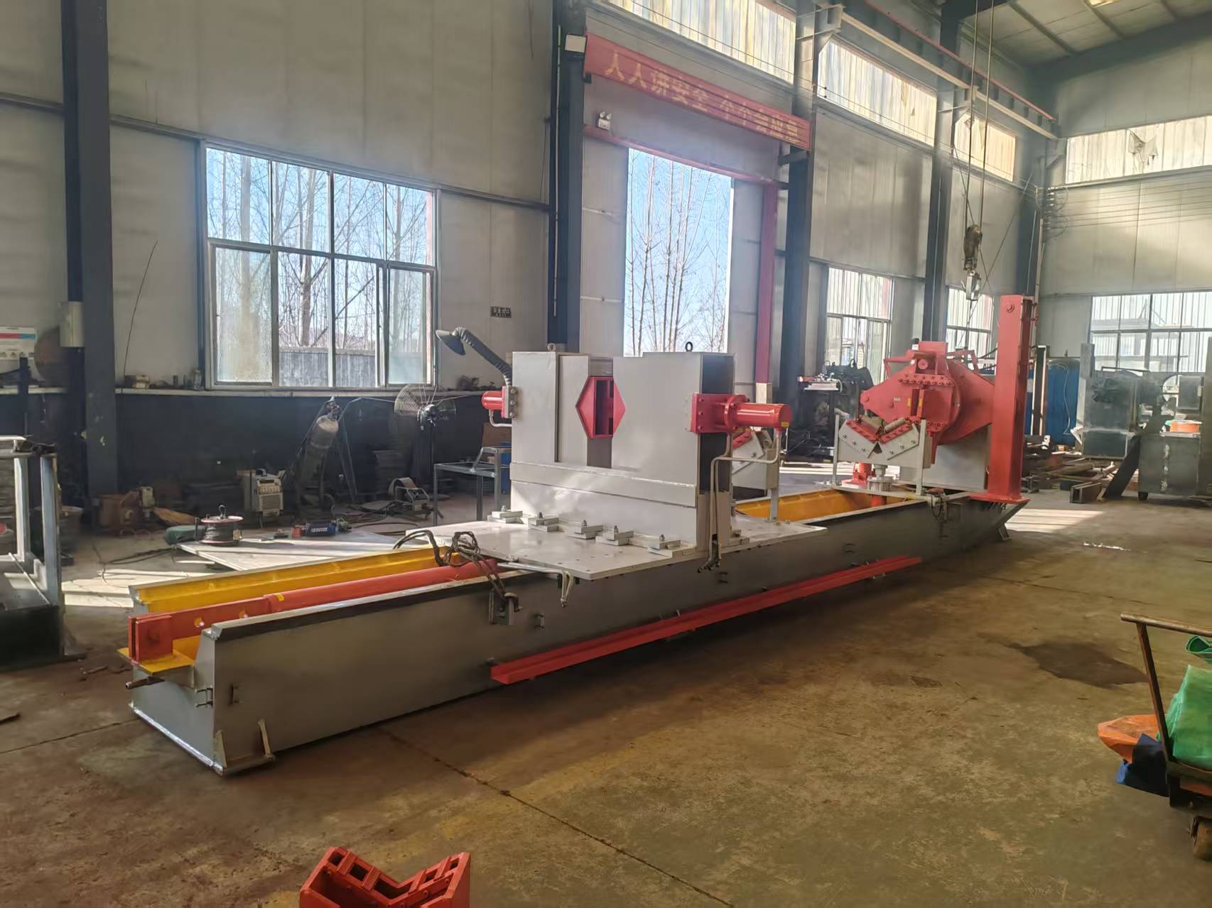 Mid-level Horizontal Cylinder Servicing Workstation