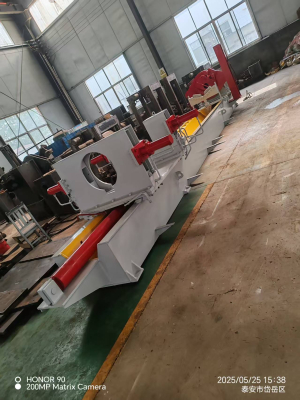 Mid-capacity Horizontal Cylinder Disassembler