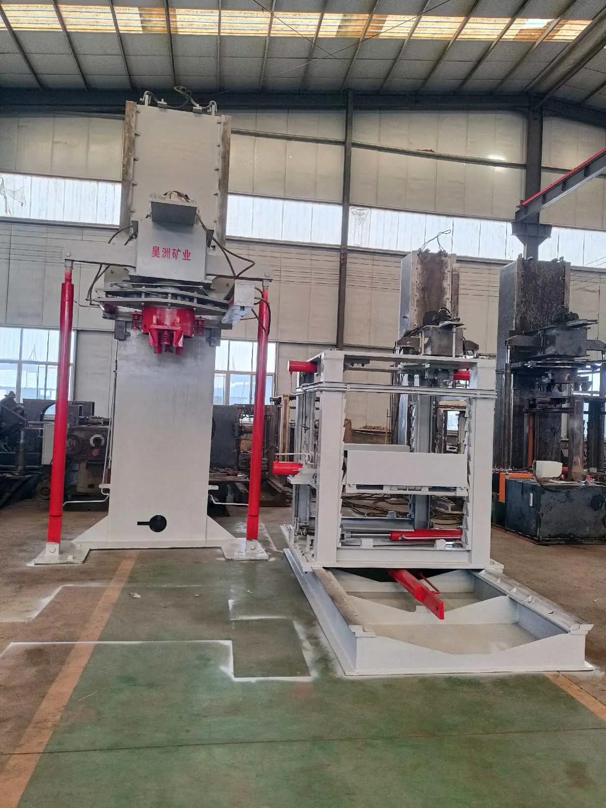 Vertical Cylinder Disassembly Equipmen