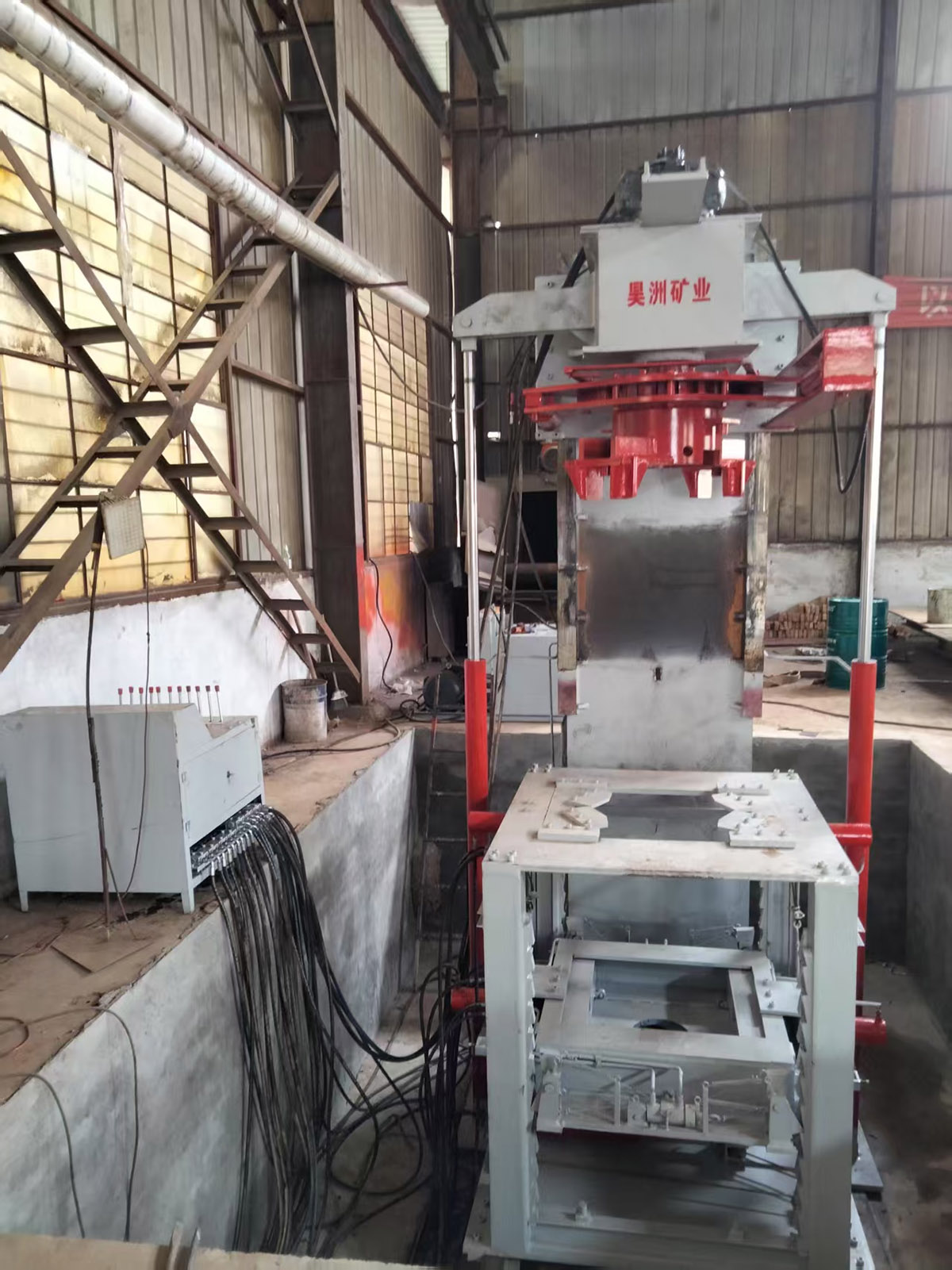 Vertical Column Disassembly Machine Successfully Commissioned at Zhengzhou Mining Machinery Factory