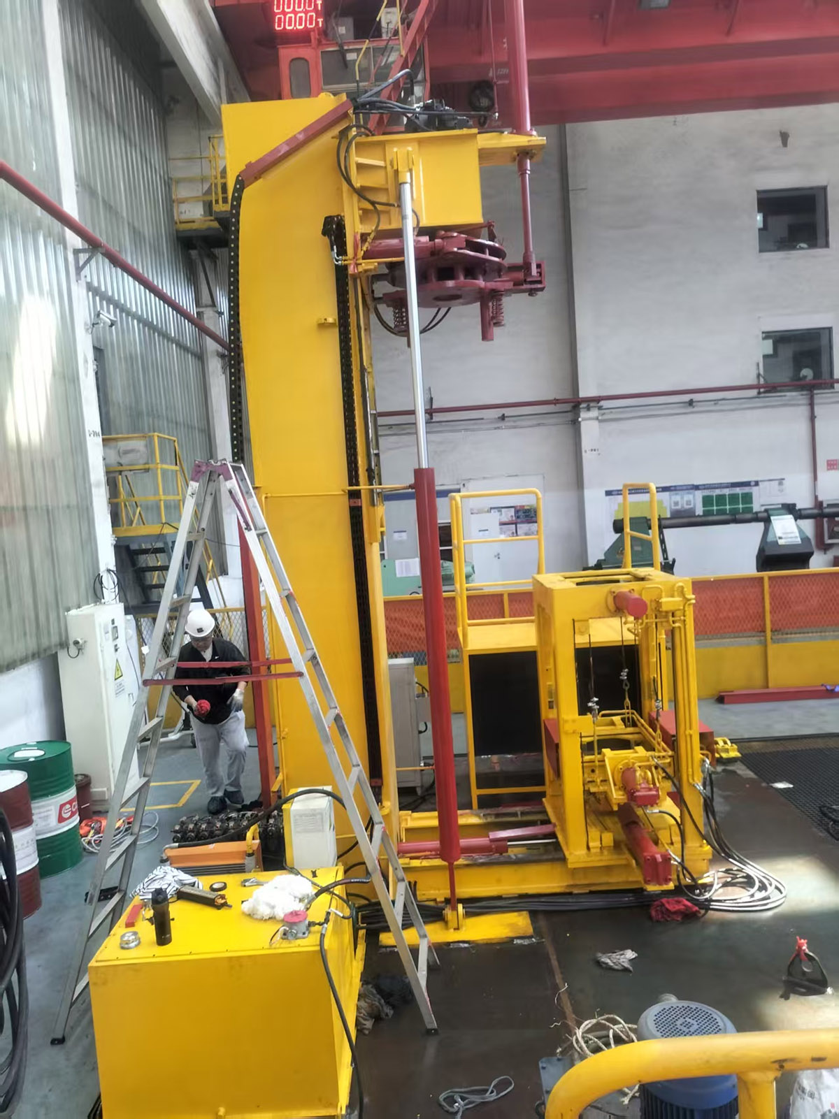 Máy tháo lắp xi lanh thủy lực đứng được lắp đặt thành công tại Nhà máy đóng tàu COSCO Nam Thông