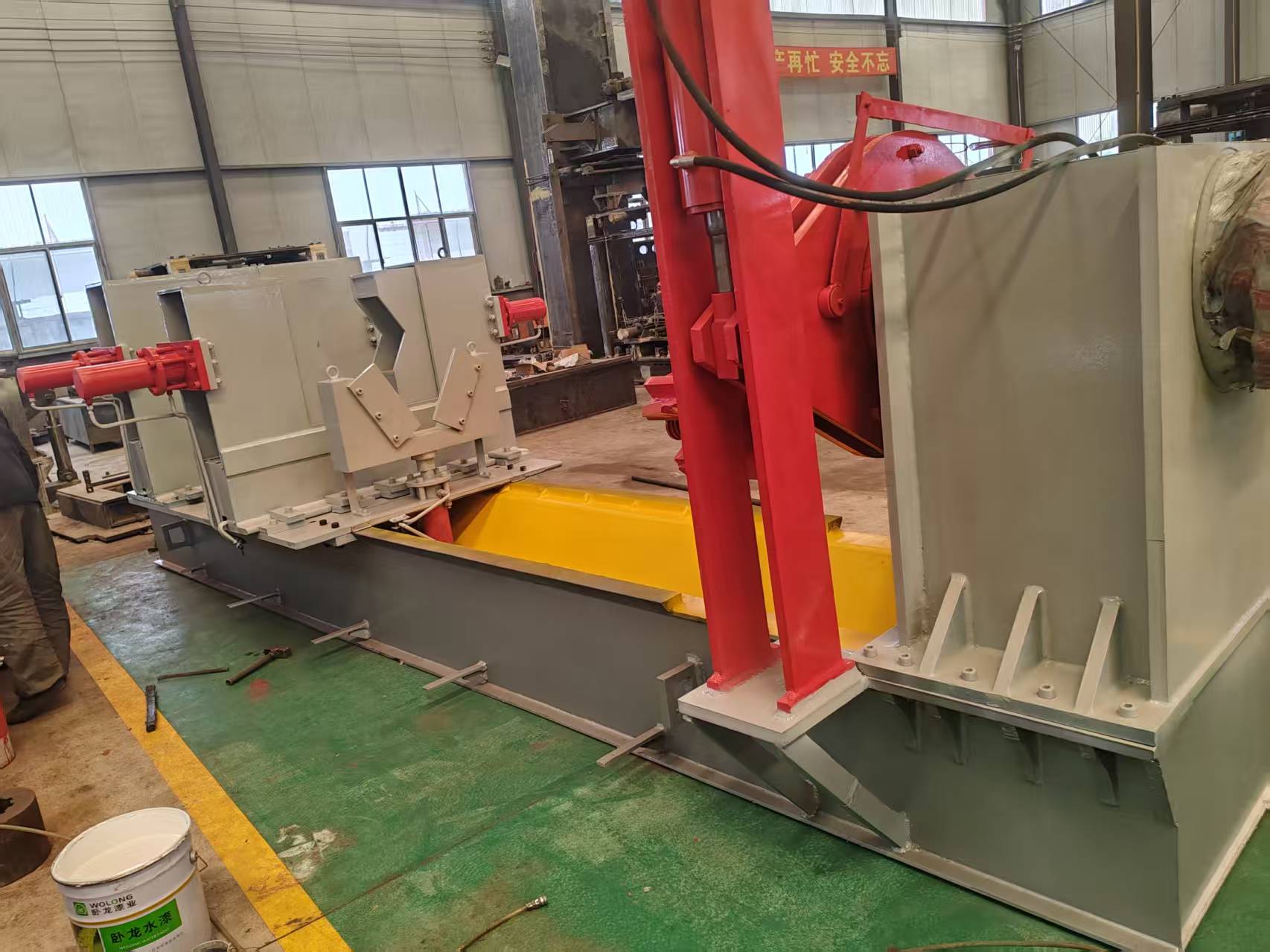 Intermediate Horizontal Hydraulic Ram Dismantling Unit